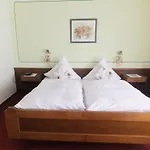 Weinhotel Hubertus Garni Hotel 3*