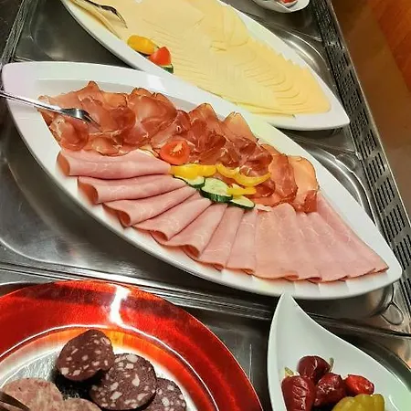 호텔 Weinhotel Hubertus Garni