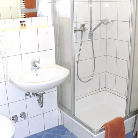 מלון Weinhotel Hubertus Garni