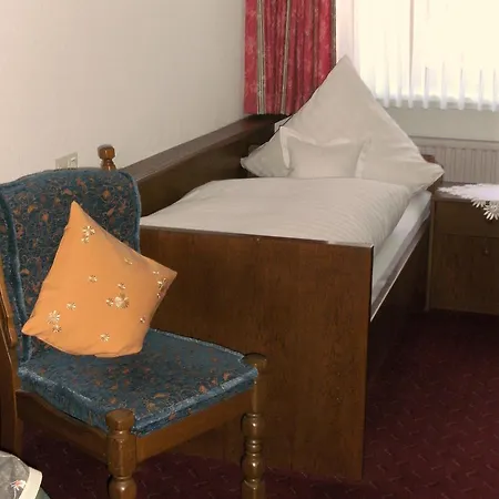 호텔 Weinhotel Hubertus Garni