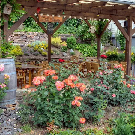 Weinhotel Hubertus Garni 클로텐