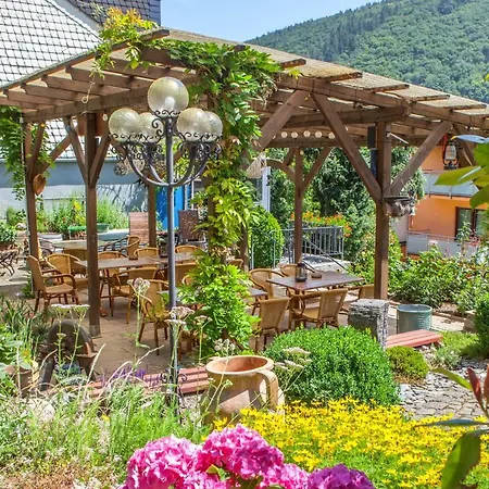 מלון Weinhotel Hubertus Garni