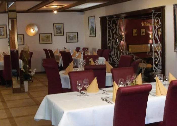 Hotel Weinhotel Hubertus Garni Klotten