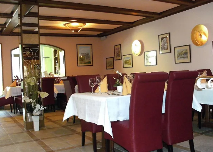 Weinhotel Hubertus Garni Klotten